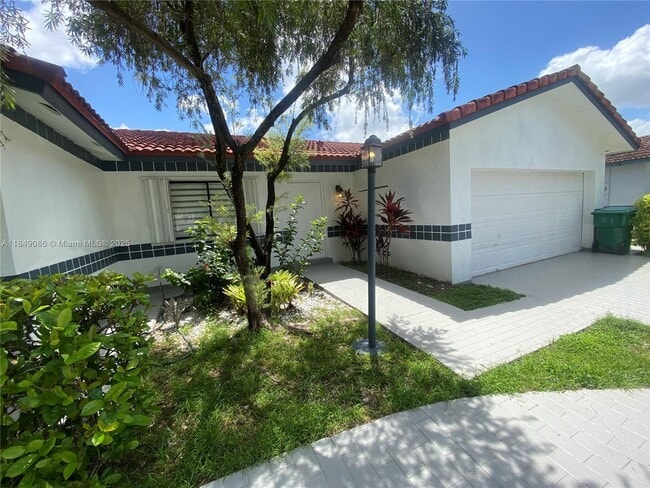 Building Photo - 10225 SW 144th Ct