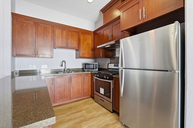 Building Photo - Availabe Now!