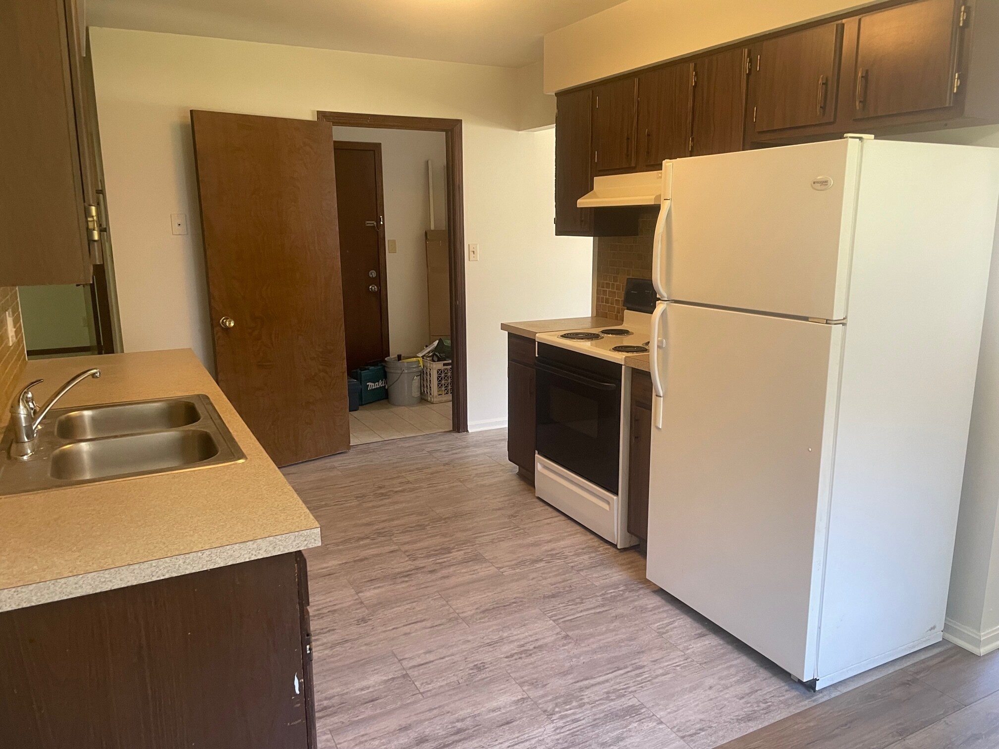 Kitchen - 4406 Larkdale Drive