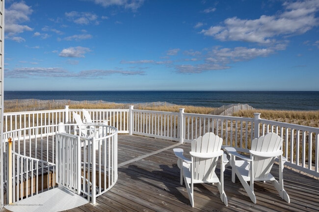 Building Photo - 502 Sunset Blvd