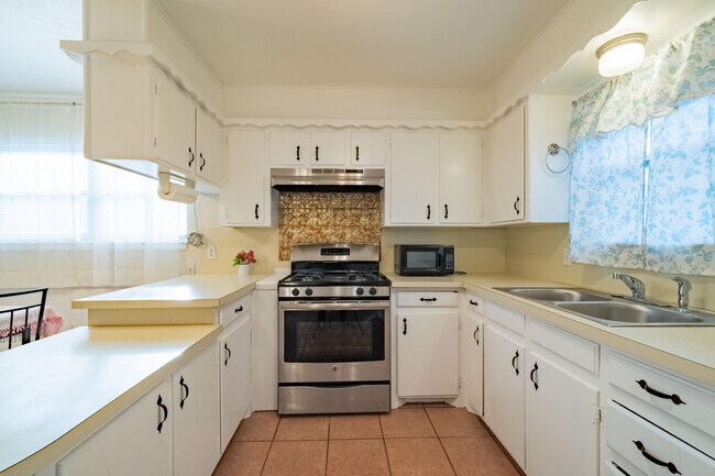 Building Photo - 5202 47th St