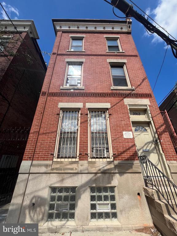 Building Photo - 3913 Baltimore Ave