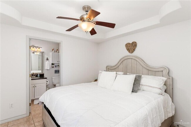 Building Photo - 9 E Campeche St