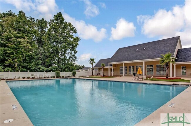 Building Photo - 3 bedroom, 2.5 bathroom home in the desira...