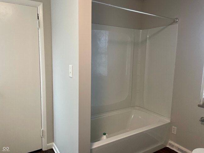 Building Photo - 126 Roosevelt Dr