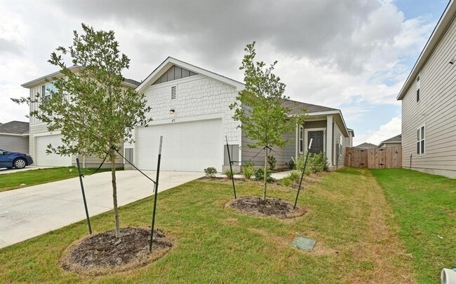 Building Photo - 473 Thistle Ln