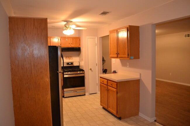 Building Photo - 51 Brookside Ln
