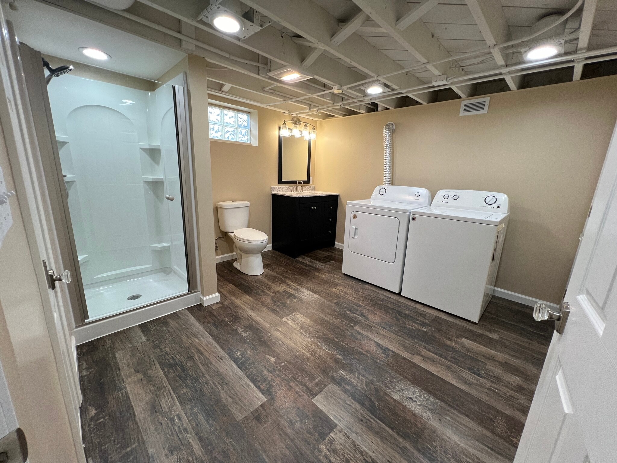 16x16 LAUNDRY/BATH - 7717 29th Ave