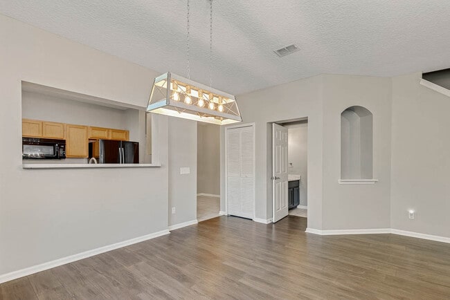 Building Photo - 12423 Forest Lake Cir E