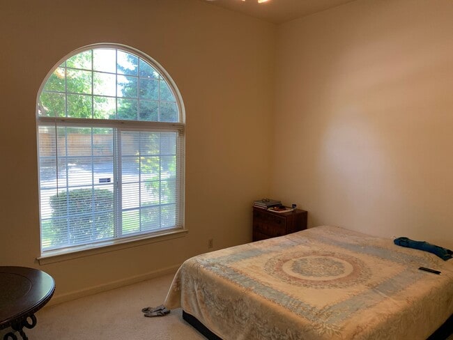 Building Photo - 435 Mission Santa Fe Cir