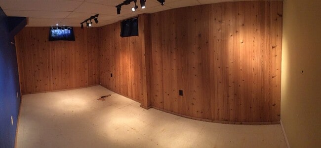 Building Photo - 2303 Main St