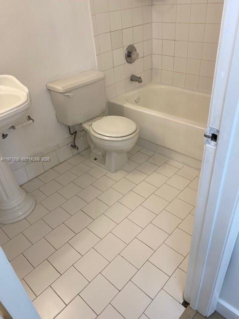 Building Photo - 1400 Jefferson Dr