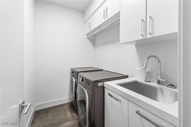 Building Photo - 386 Tranquil Peak Ct