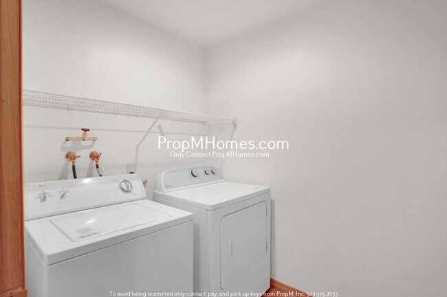 Building Photo - Spacious Updated Three Bedroom in Cully - ...