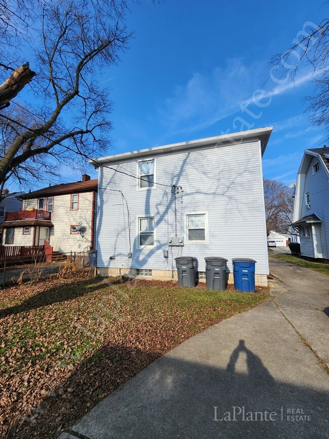 Building Photo - 2329 Berdan Avenue