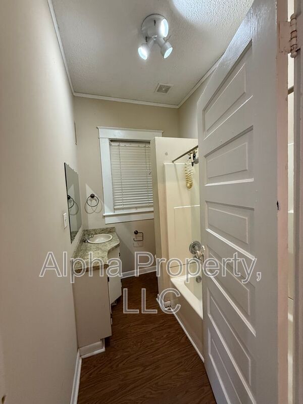Building Photo - 513 Lucas Ct