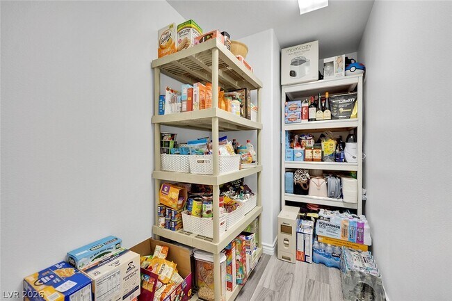 Building Photo - 11142 Romola St