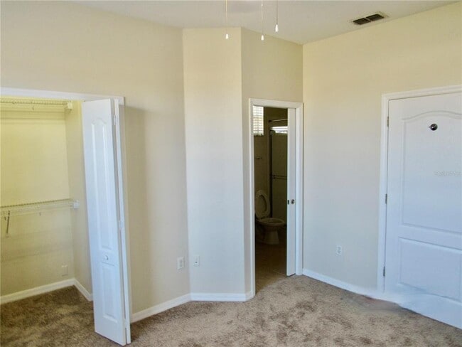 Building Photo - 896 Chelsea Dr