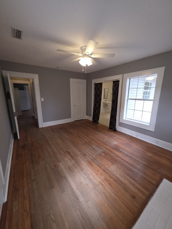 Building Photo - 705 E Water Ave