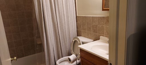 Bathroom - 331 Potomac Ave