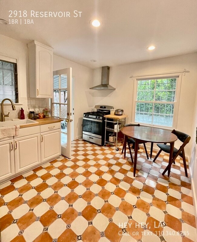 Building Photo - 2918 Reservoir St