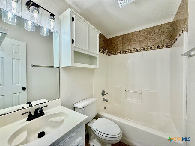 Building Photo - 210 Stone Gate Dr