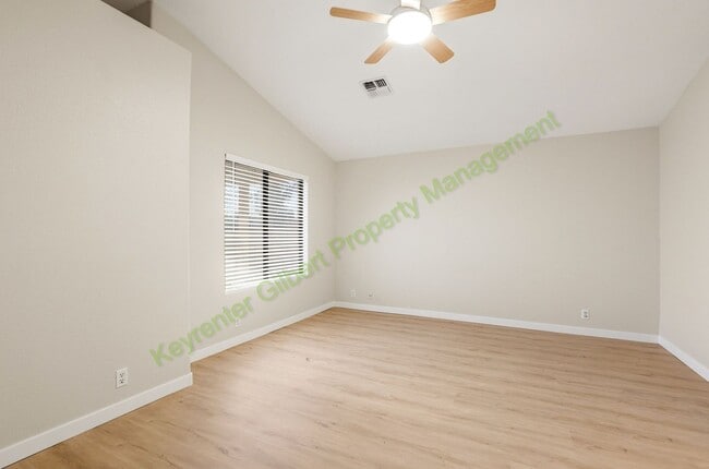 Building Photo - Charming Gilbert Home with Spacious Living & Prime Location