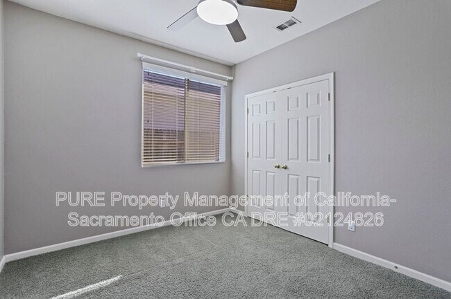 Building Photo - 1518 Sandmark Dr
