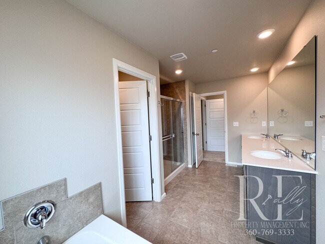 Building Photo - 1502 Baker Hts Lp
