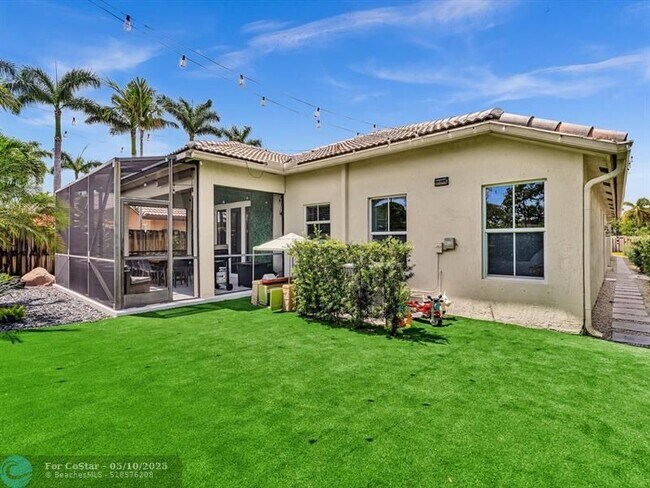 Building Photo - 14304 S Royal Cove Cir