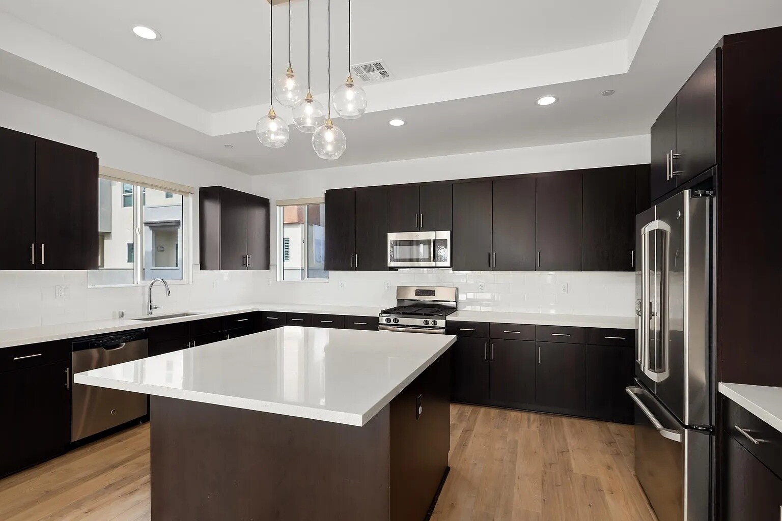 Building Photo - 370 Broadway Dr