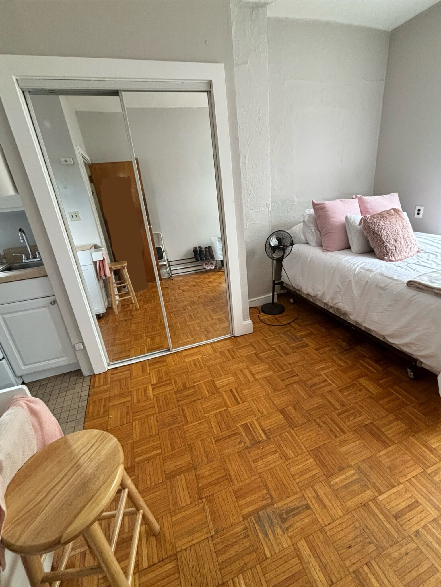 Building Photo - 47 Joy St