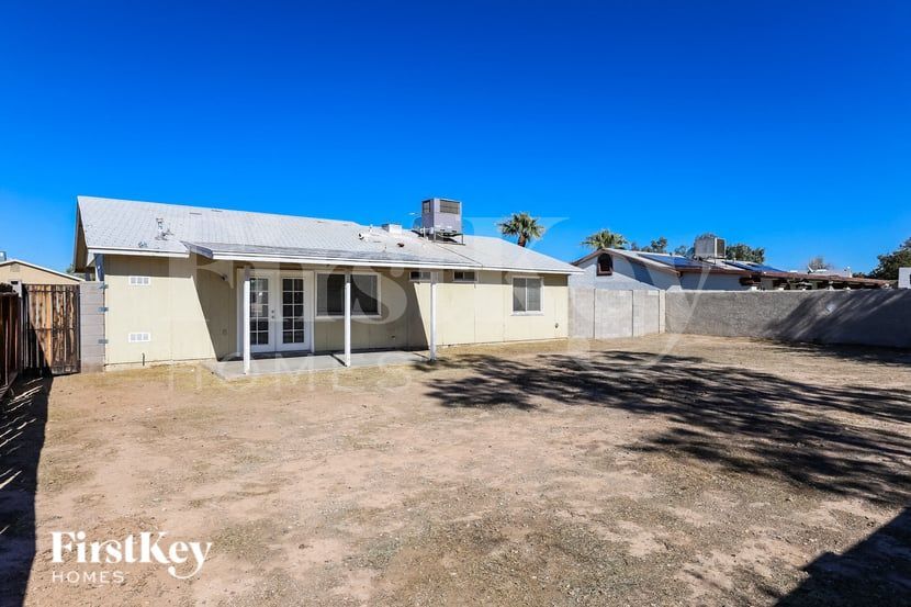 Building Photo - 8807 W Mercer Ln