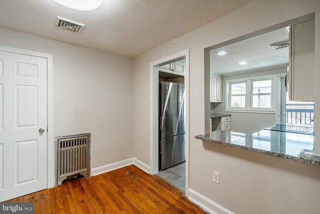Building Photo - 222 3rd Ave