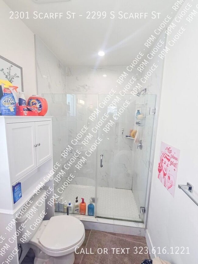 Building Photo - 2301 Scarff St