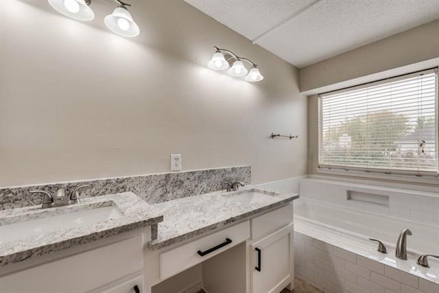 Building Photo - 3009 Larkspur Ct