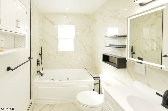 Building Photo - 100 Eastern Wy