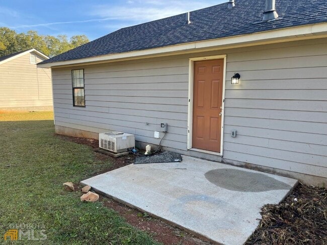 Building Photo - 307 Pelly St