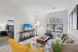 Building Photo - The View at Old City