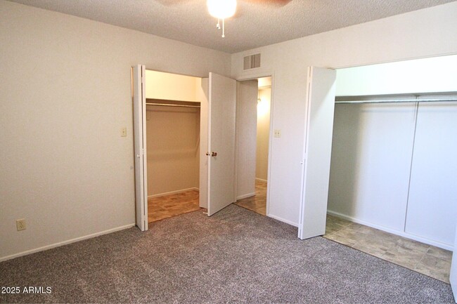 Building Photo - 1024 N Pueblo Dr