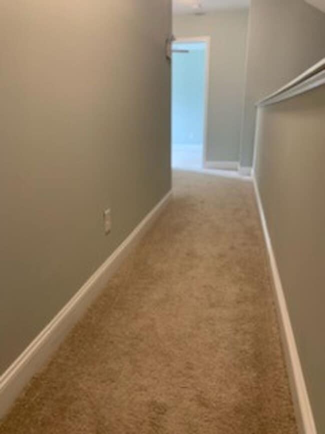 Building Photo - Townhome in Desirable Croatan Crossing Sub...