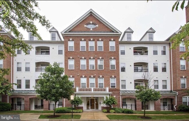 Building Photo - 5801 Clipper Ln