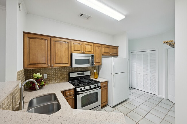 Building Photo - 439 Grant St SE