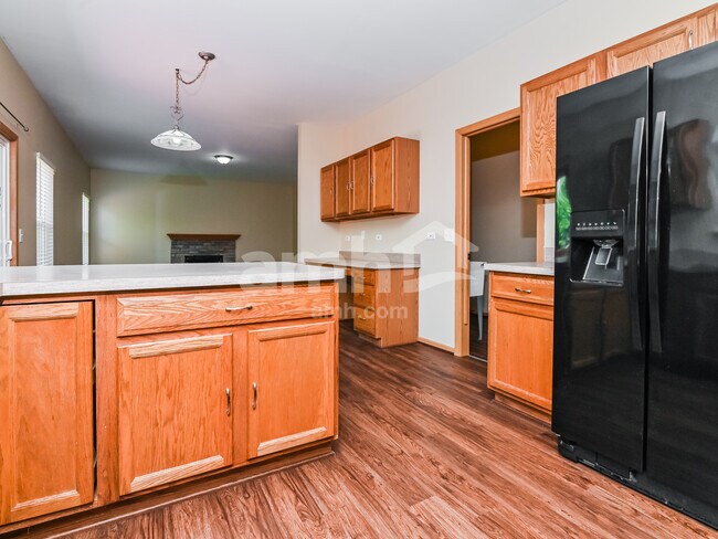 Building Photo - 204 Winding Trl