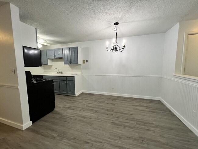 Building Photo - 255 Elmwood Ave