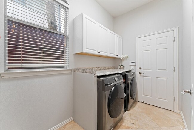 Building Photo - 3312 Westover Dr