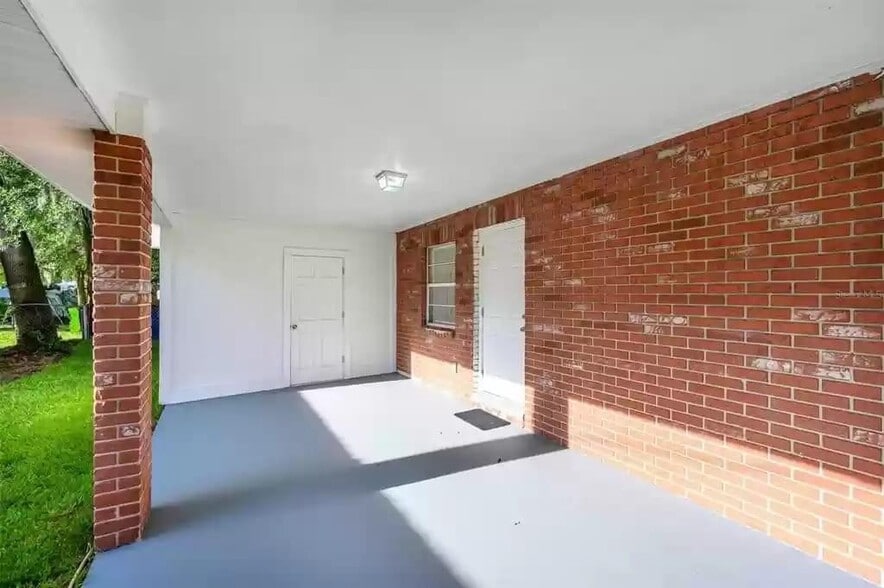 Building Photo - 3204 E Lambright St