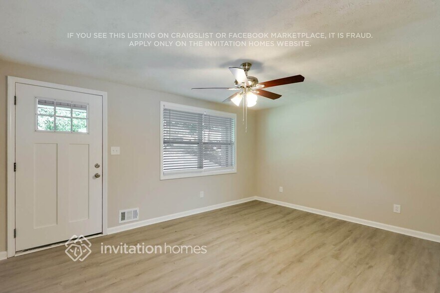 Building Photo - 10165 Twin Oaks Dr