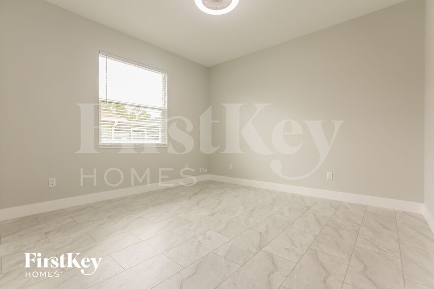 Building Photo - 4391 Cuthbert Ave