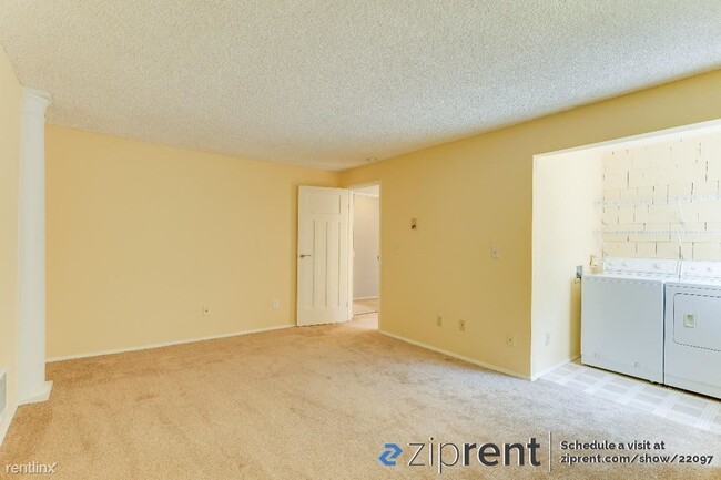 Building Photo - 2 br, 2 bath Condo - 13680 NE 69th St, Red...